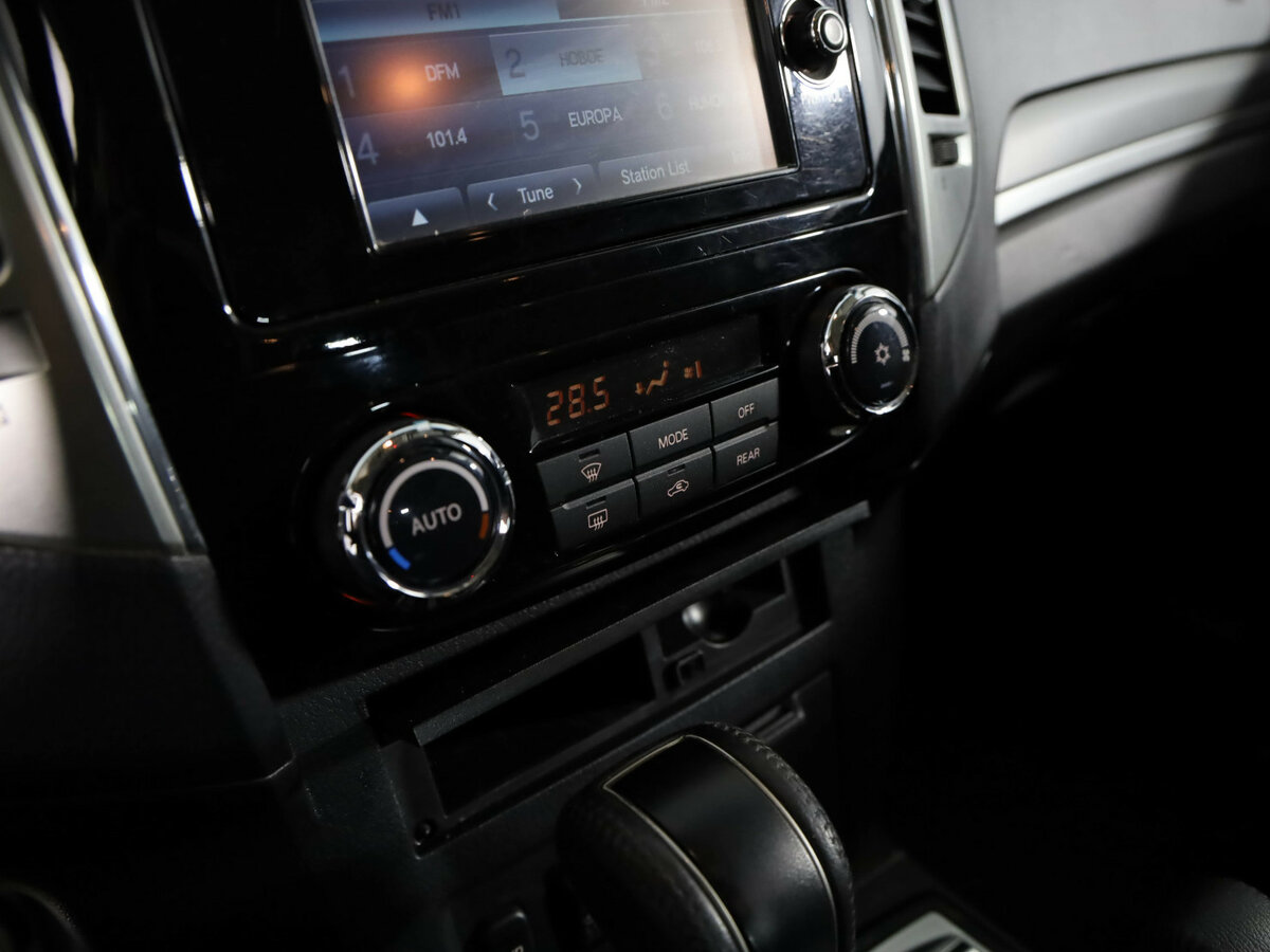 Mitsubishi Pajero 2015 года с пробегом. Фото: #12