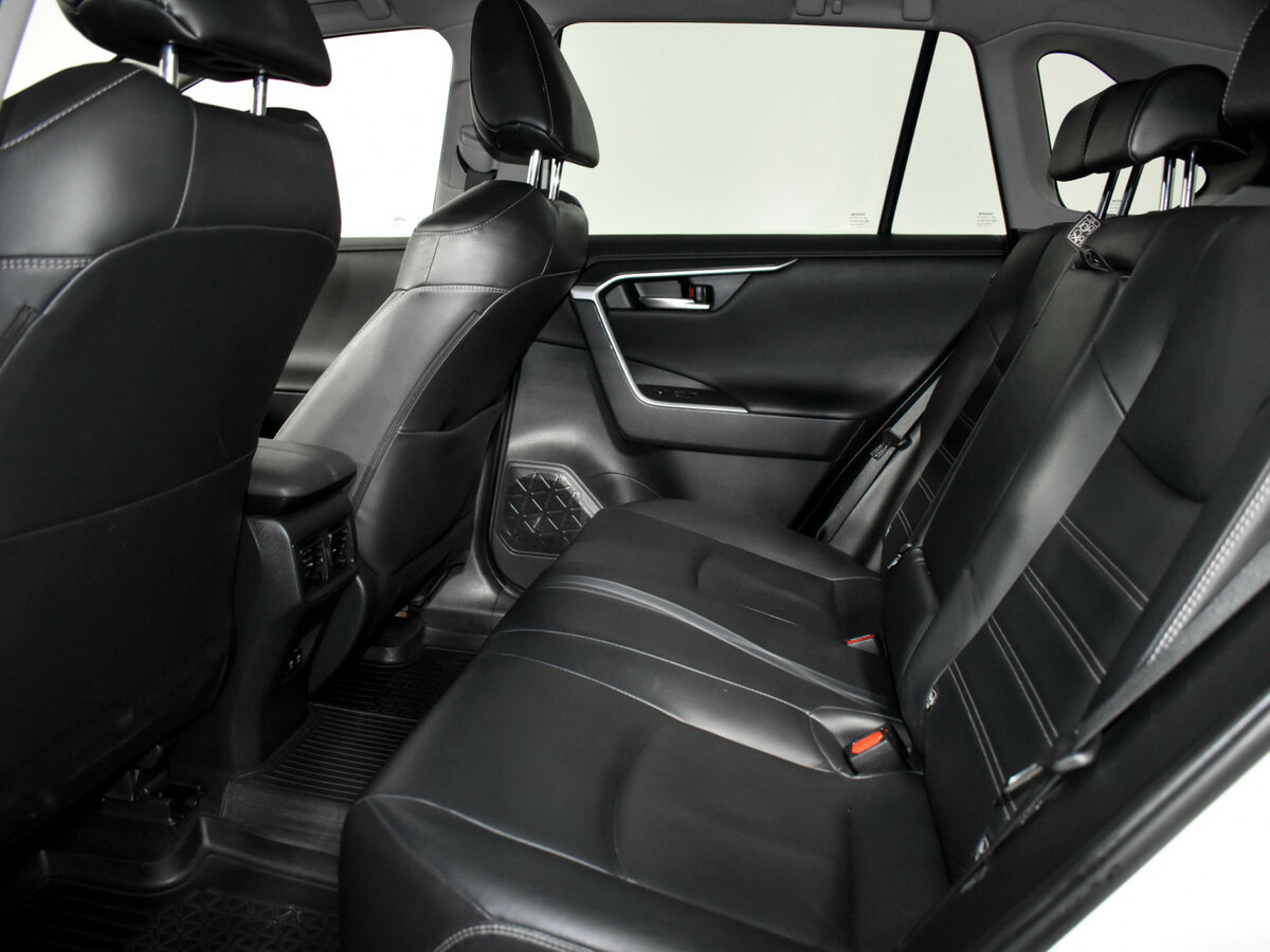 Toyota RAV4 2019 года с пробегом. Фото: #10