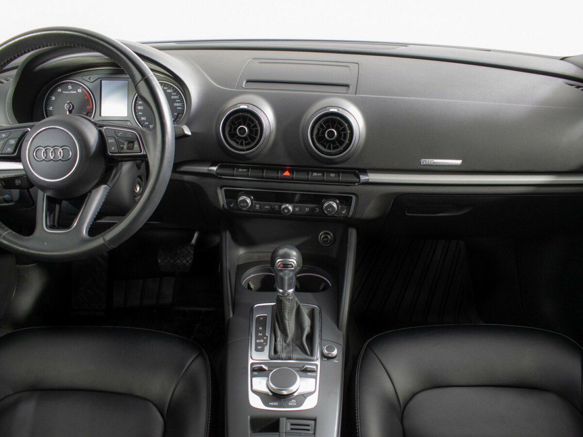 Audi A3 2019 года с пробегом. Фото: #8