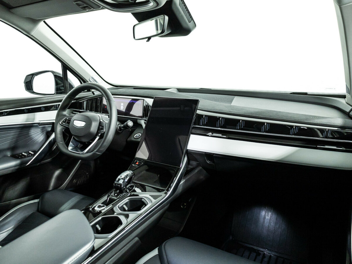 Geely Atlas 2024 года с пробегом. Фото: #6