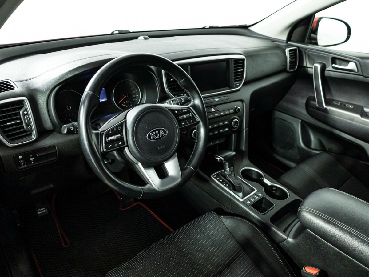 Б/У Киа Спортейдж 2020 года. Фото: #8