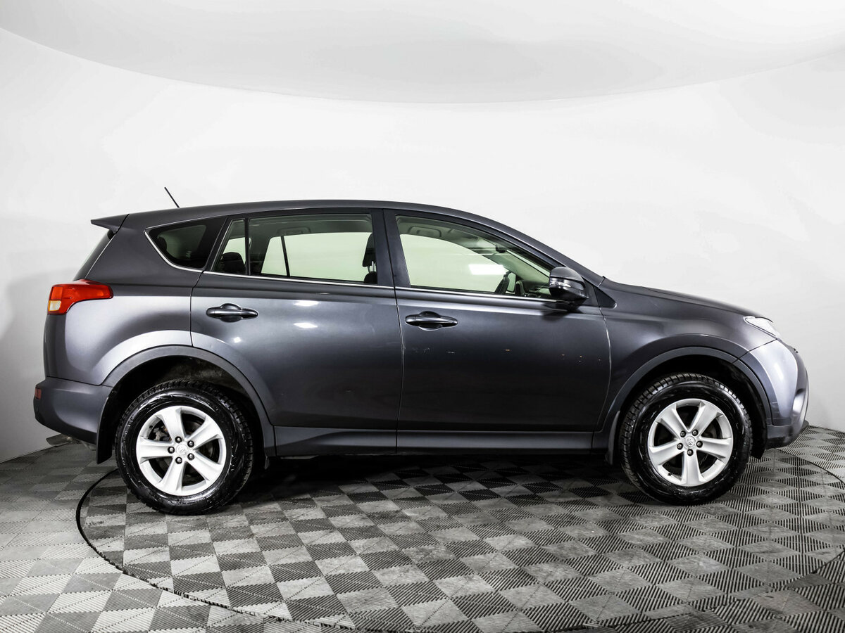 Toyota RAV4 2013 года с пробегом. Фото: #3