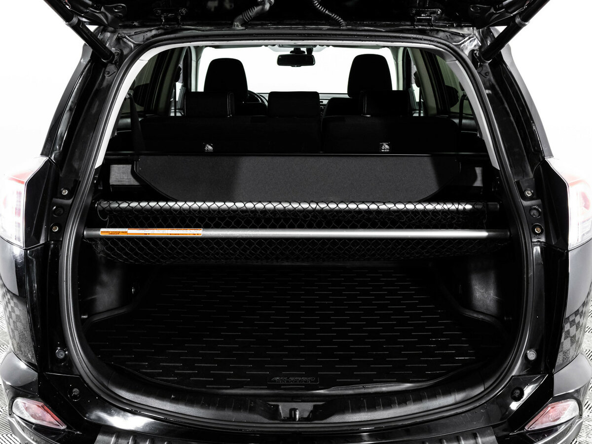 Б/У Тойота Рав4 2018 года. Фото: #21